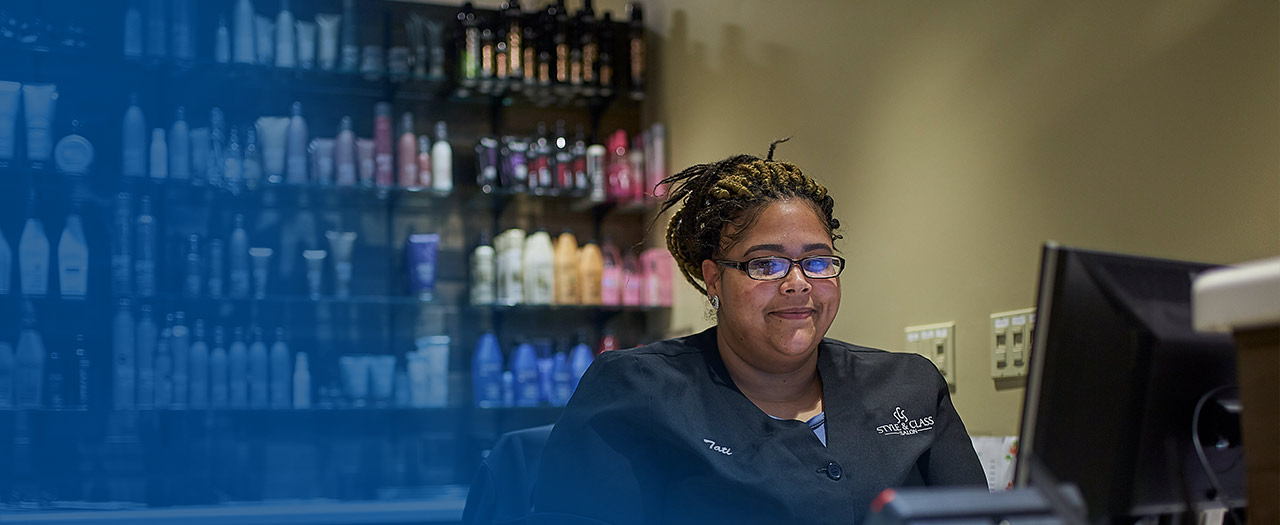 Cosmetology student working in WCTC salon